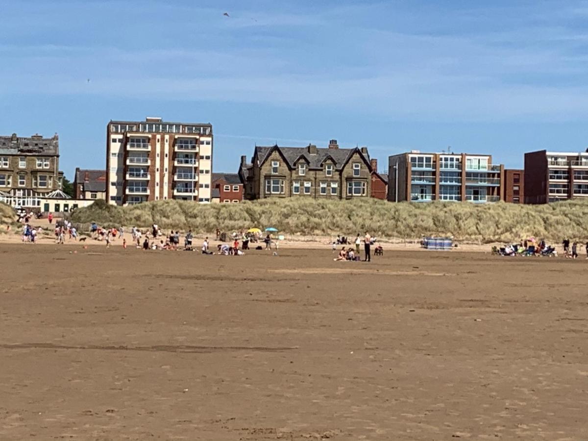 Beach View - Amazing Sea Views Lytham St Annes Exteriör bild